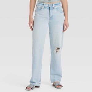Mid-Rise 90’s Baggy Distressed Jeans